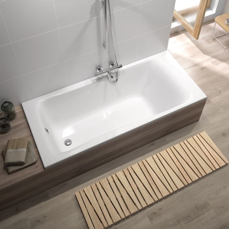 Bathtub with shower Bathtub with shower
