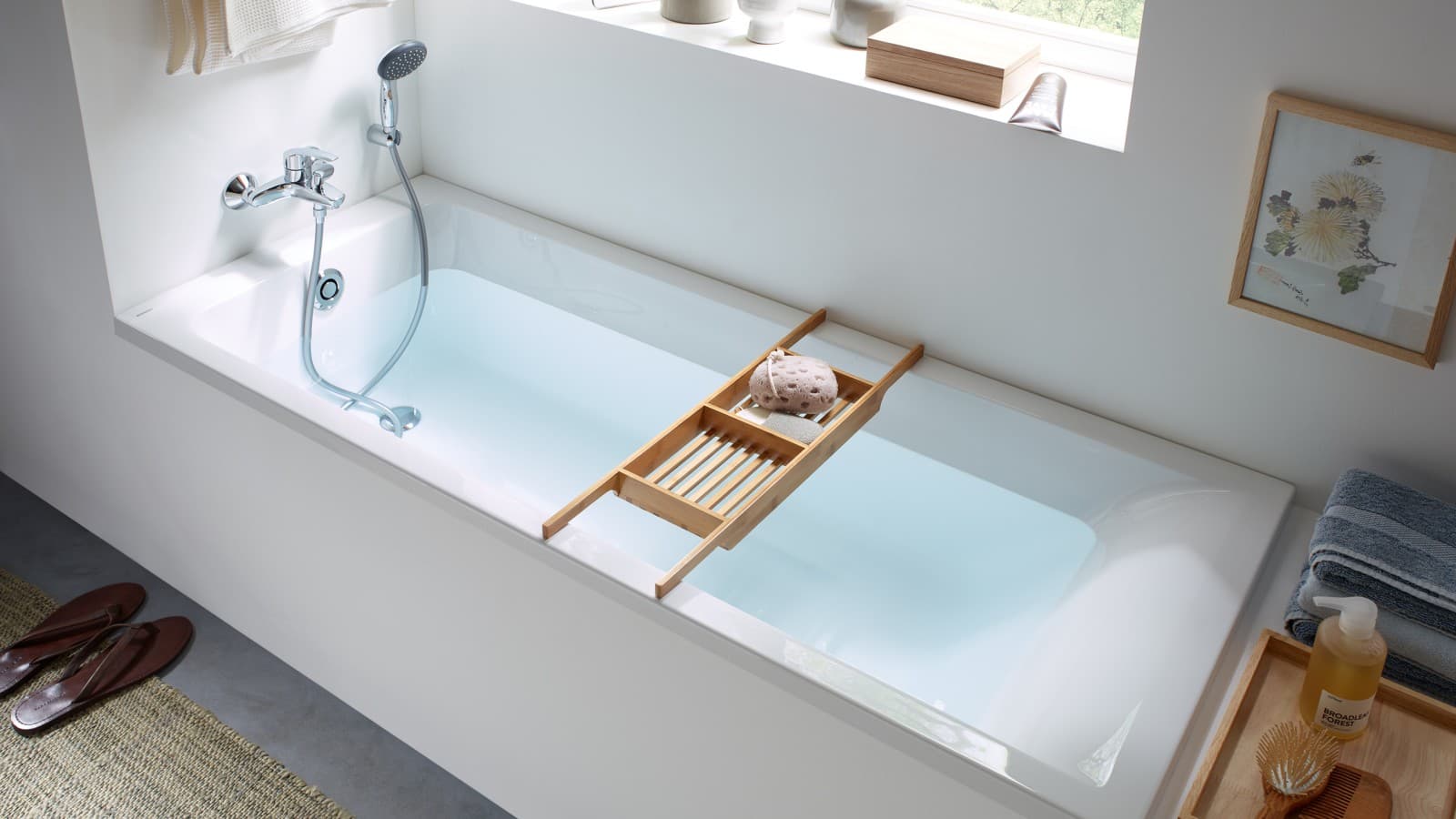 Full bathtub with Geberit PushControl BWO Full bathtub with Geberit PushControl BWO