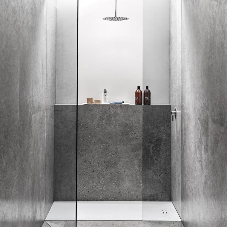 Floor-even shower tray Floor-even shower tray