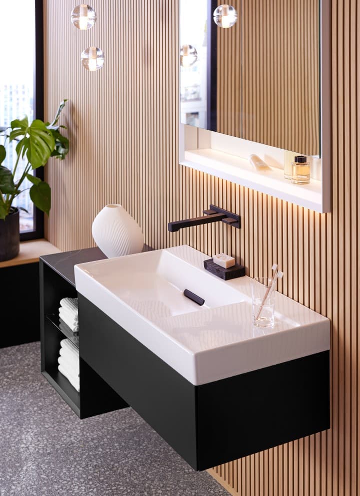 Bathroom products in black matte (© Geberit) Bathroom products in black matte (© Geberit)